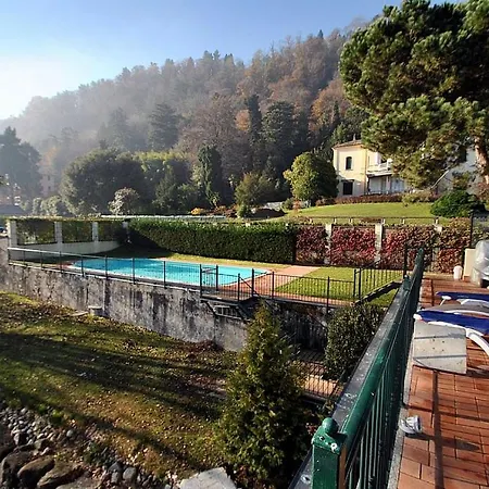 Sleeps 4 Pool Wifi Apartment *