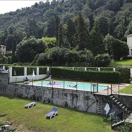 Sleeps 4 Pool Wifi Apartment