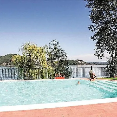 Sleeps 4 Pool Wifi Apartment *