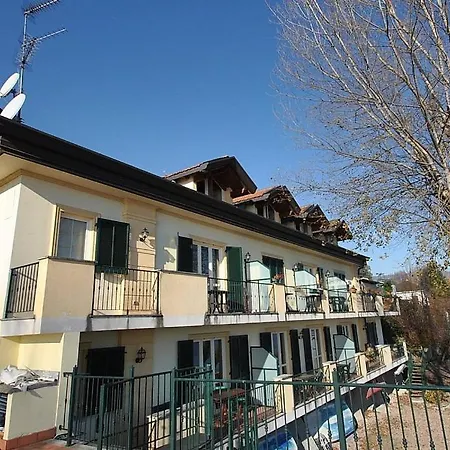 Apartment Sleeps 4 Pool Wifi Meina