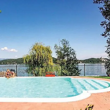 Sleeps 4 Pool Wifi Apartment *